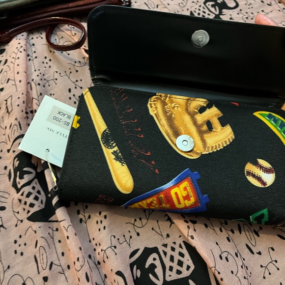 Wallet - Picture 2 of 6